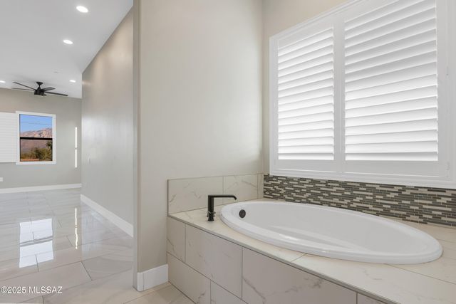 10355 N La Cholla Boulevard, Oro Valley, AZ 85742