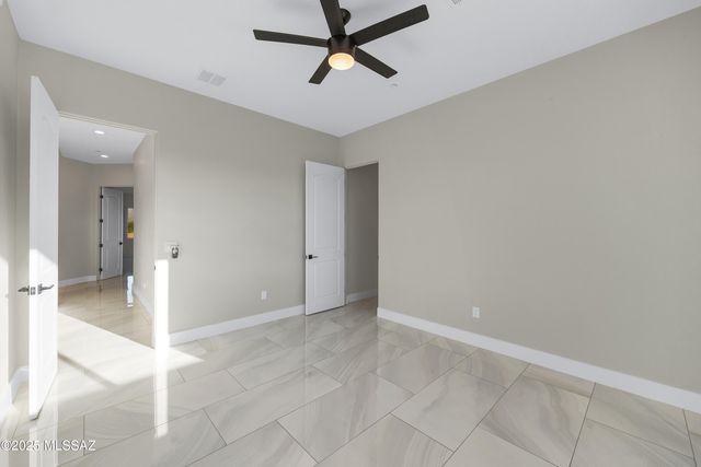 10355 N La Cholla Boulevard, Oro Valley, AZ 85742