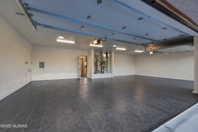 10355 N La Cholla Boulevard, Oro Valley, AZ 85742