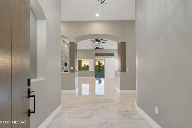 10355 N La Cholla Boulevard, Oro Valley, AZ 85742