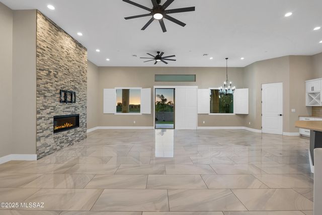 10355 N La Cholla Boulevard, Oro Valley, AZ 85742