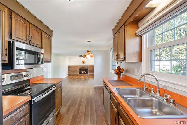 5006 Harvest Lane, Clay, NY 13088
