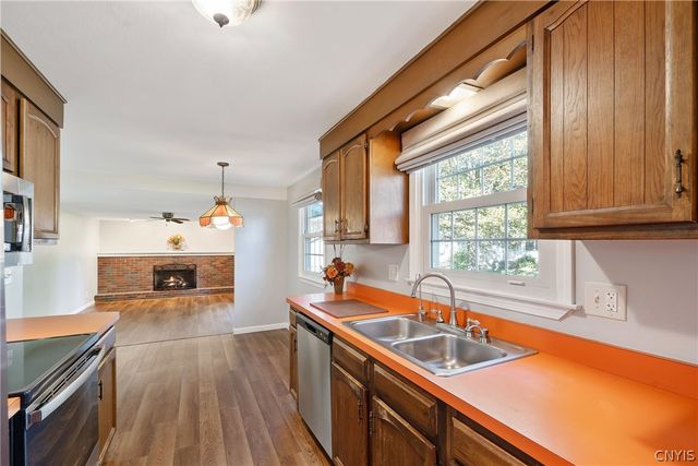 5006 Harvest Lane, Clay, NY 13088