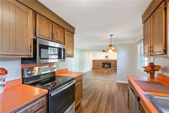 5006 Harvest Lane, Clay, NY 13088