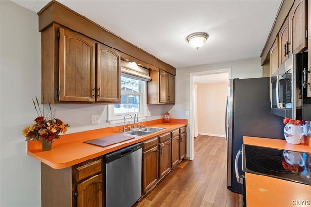 5006 Harvest Lane, Clay, NY 13088