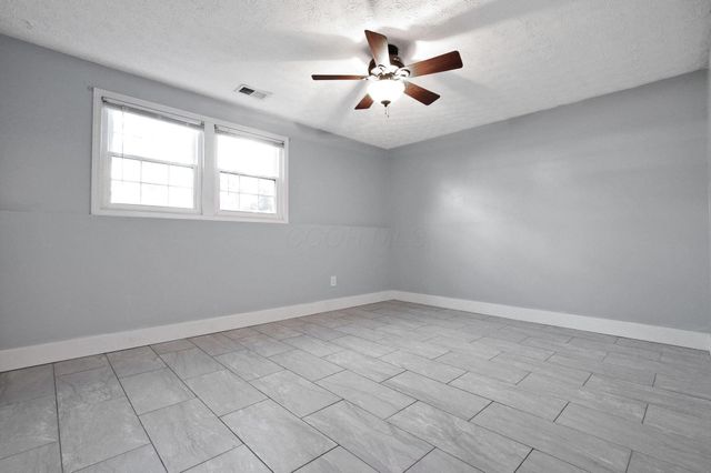 282 River Forest Road, Pataskala, OH 43062