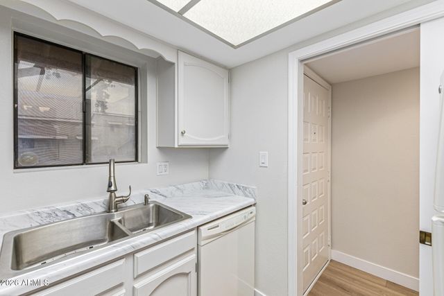 413 E CULLUMBER Avenue B, Gilbert, AZ 85234