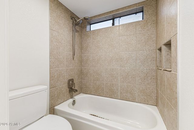 413 E CULLUMBER Avenue B, Gilbert, AZ 85234