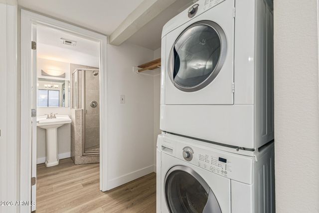 413 E CULLUMBER Avenue B, Gilbert, AZ 85234