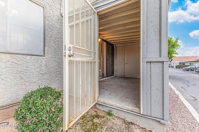 413 E CULLUMBER Avenue B, Gilbert, AZ 85234