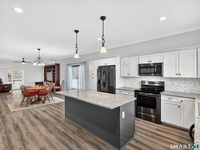 13 Henry Drive 13, Plainfield, CT 06354