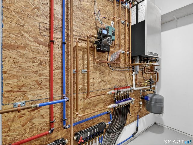 13 Henry Drive 13, Plainfield, CT 06354