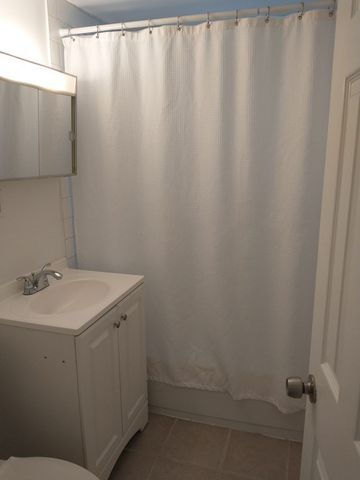 41 Westgate 1, Boston, MA 02467