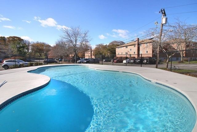 41 Westgate 1, Boston, MA 02467