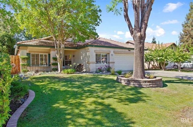 8504 Lighthouse Drive, Bakersfield, CA 93312