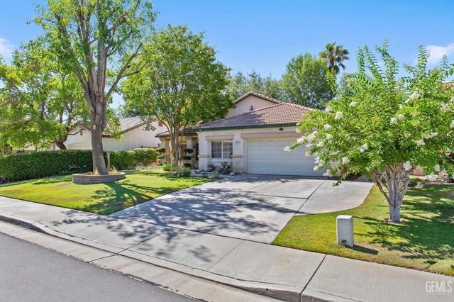 8504 Lighthouse Drive, Bakersfield, CA 93312