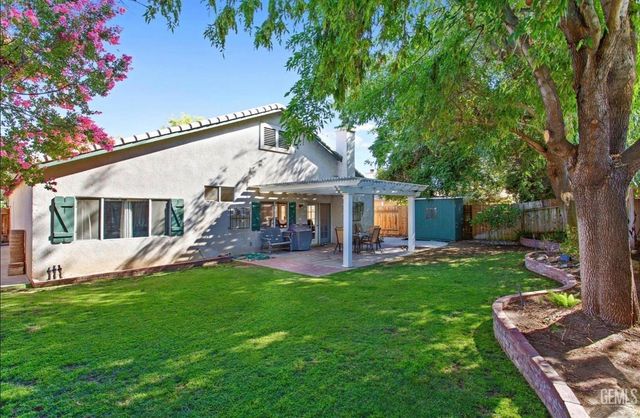 8504 Lighthouse Drive, Bakersfield, CA 93312