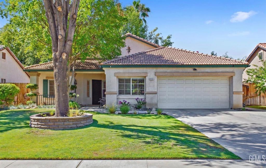8504 Lighthouse Drive, Bakersfield, CA 93312