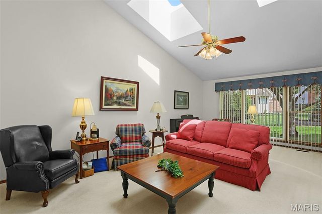 5812 Cataumet Court, St Louis, MO 63128