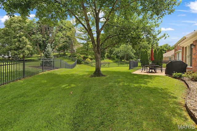 5812 Cataumet Court, St Louis, MO 63128