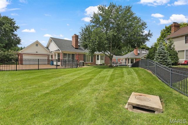 5812 Cataumet Court, St Louis, MO 63128