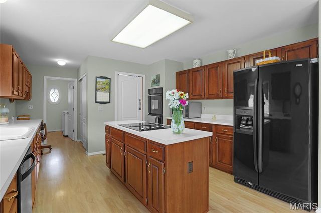 5812 Cataumet Court, St Louis, MO 63128