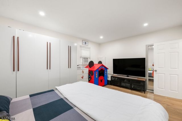 202 Devon St, Kearny Town, NJ 07032