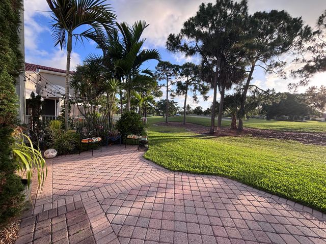 49 Vía Verona, Palm Beach Gardens, FL 33418