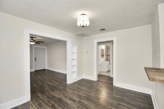 106 Kemton Street, Houston, TX 77012
