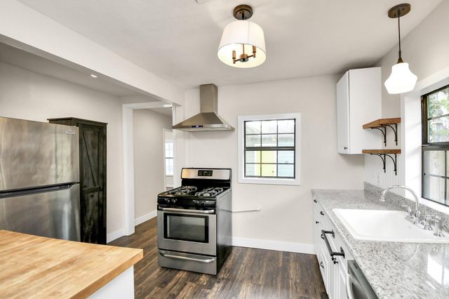 106 Kemton Street, Houston, TX 77012