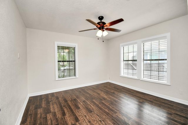 106 Kemton Street, Houston, TX 77012