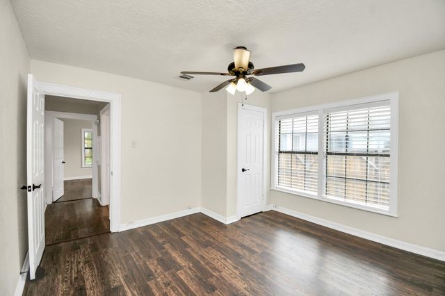 106 Kemton Street, Houston, TX 77012