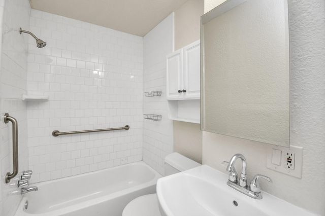 106 Kemton Street, Houston, TX 77012