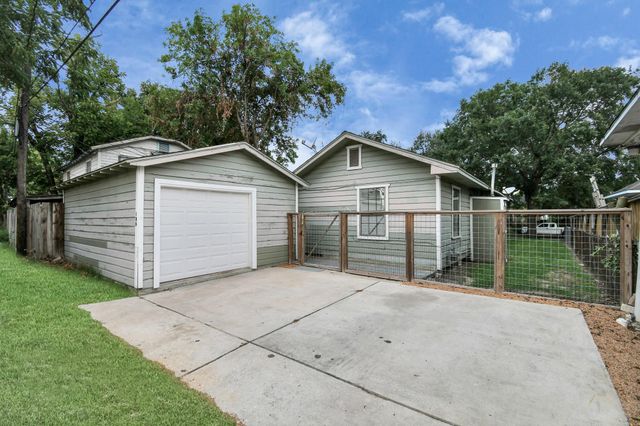 106 Kemton Street, Houston, TX 77012
