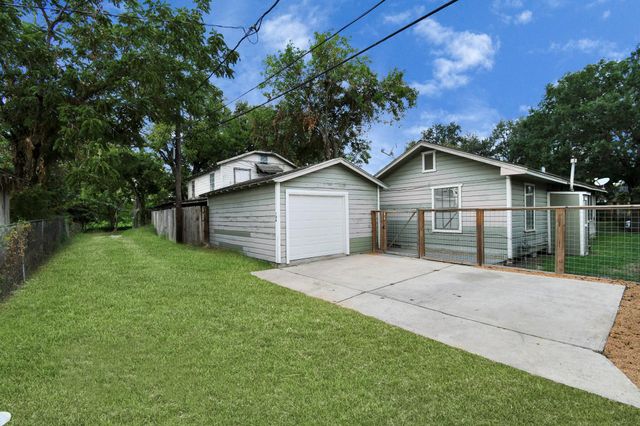 106 Kemton Street, Houston, TX 77012