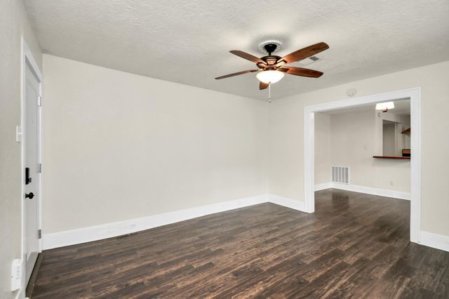 106 Kemton Street, Houston, TX 77012