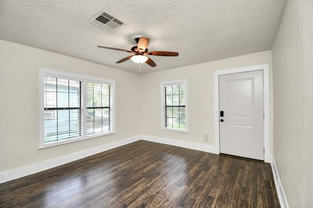 106 Kemton Street, Houston, TX 77012