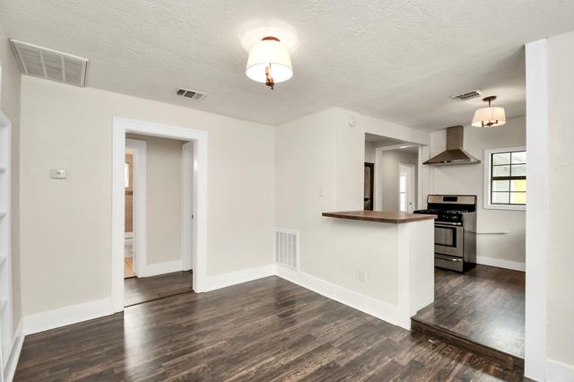 106 Kemton Street, Houston, TX 77012