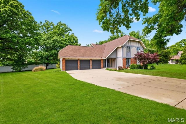 15693 Dresden Lake Court, Chesterfield, MO 63017