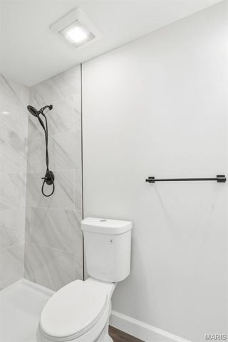 15693 Dresden Lake Court, Chesterfield, MO 63017