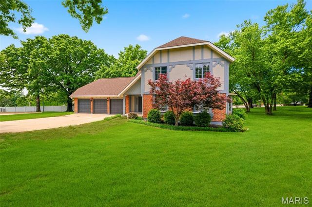 15693 Dresden Lake Court, Chesterfield, MO 63017