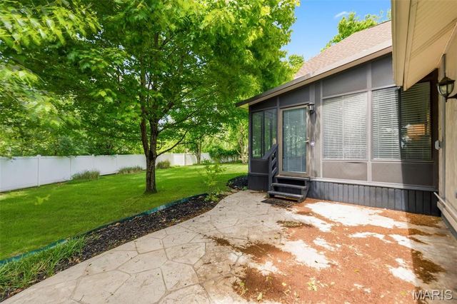 15693 Dresden Lake Court, Chesterfield, MO 63017