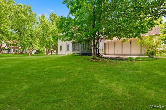 15693 Dresden Lake Court, Chesterfield, MO 63017