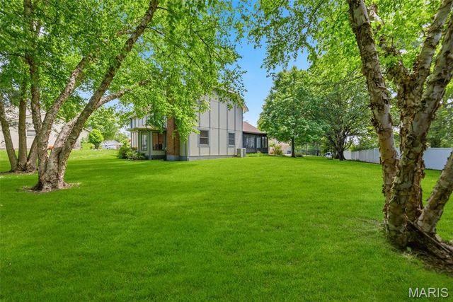 15693 Dresden Lake Court, Chesterfield, MO 63017