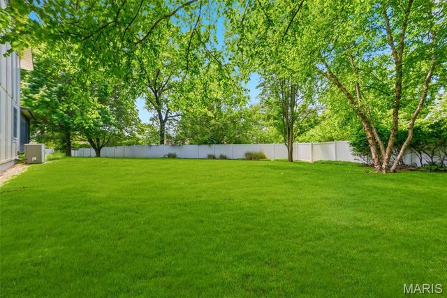 15693 Dresden Lake Court, Chesterfield, MO 63017