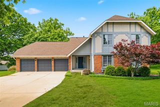 15693 Dresden Lake Court, Chesterfield, MO 63017