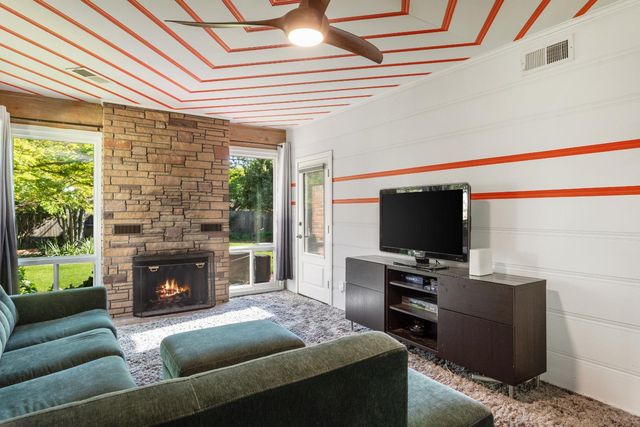 620 Dudley Way, Sacramento, CA 95818