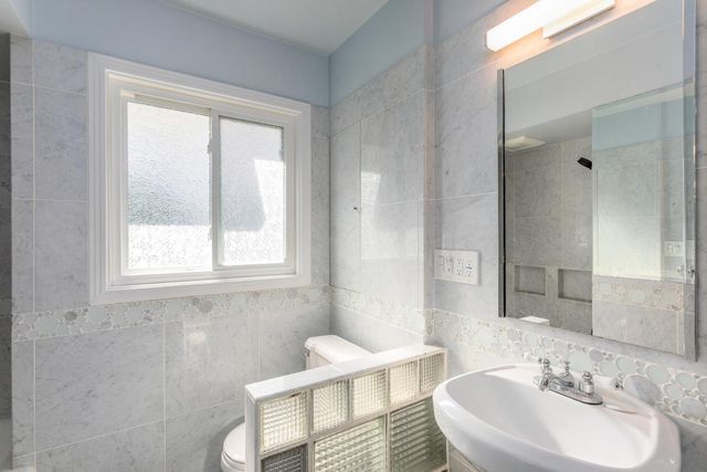 620 Dudley Way, Sacramento, CA 95818