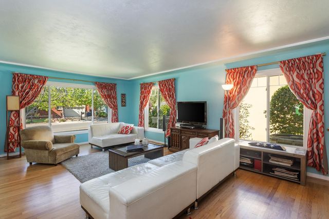 620 Dudley Way, Sacramento, CA 95818