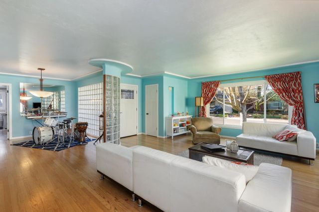 620 Dudley Way, Sacramento, CA 95818